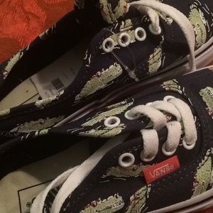 Kids vans alligator glow In the dark